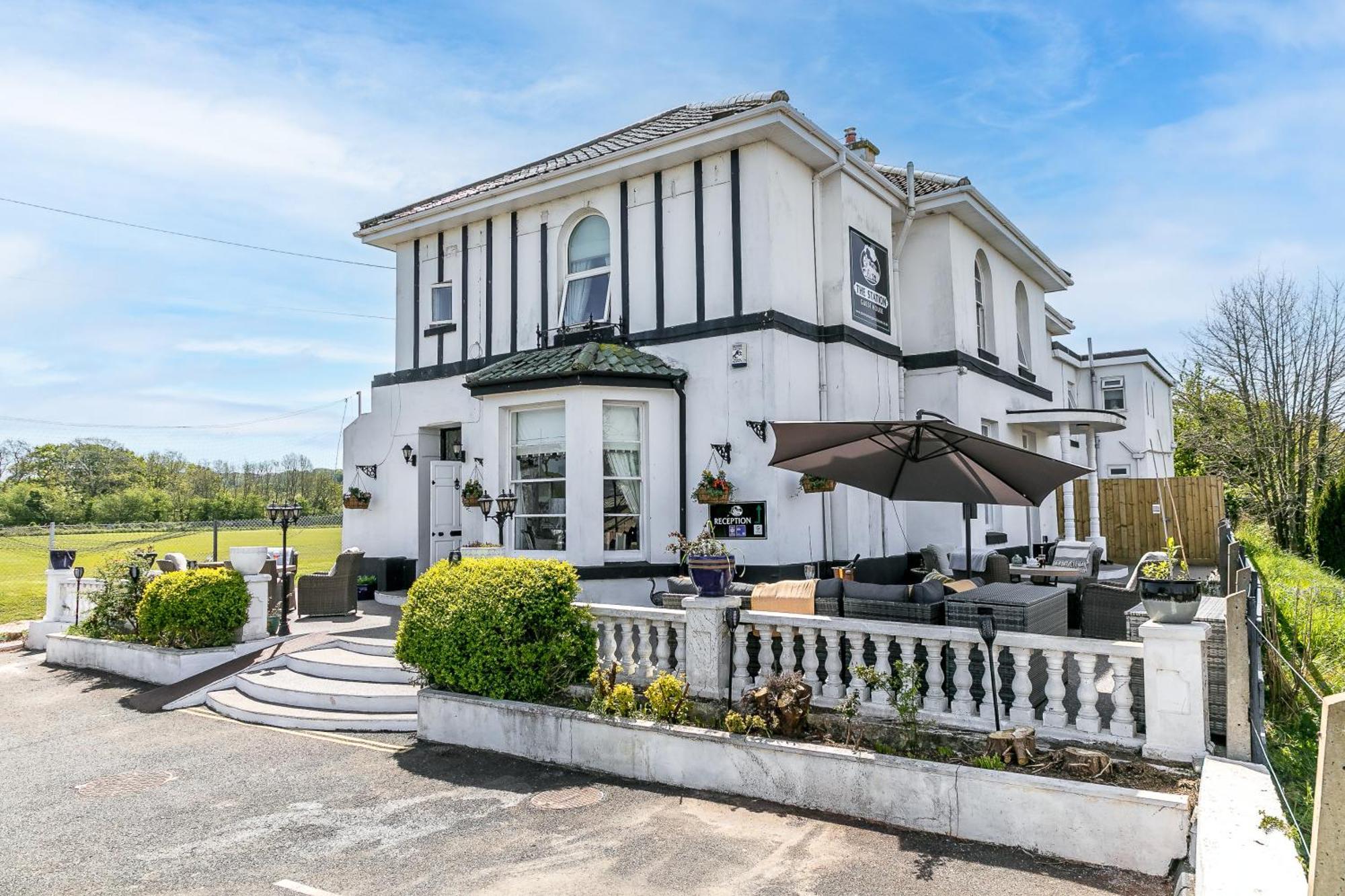 The Station Guest House Galmpton Ngoại thất bức ảnh